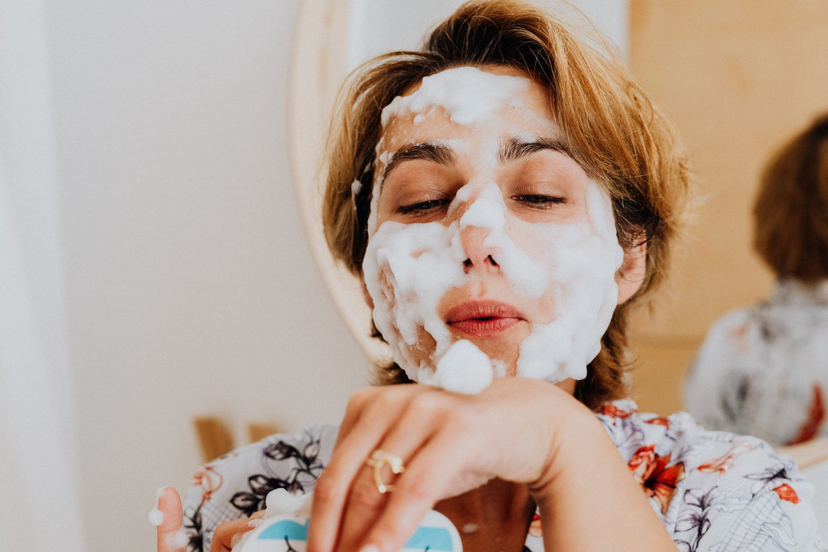 How to Choose a Foam Cleanser Without Harsh Surfactants